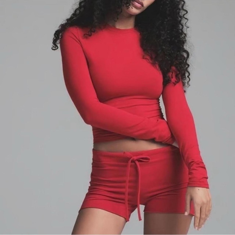 SKIMS *NWT COTTON JERSEY LONG SLEEVE T-SHIRT | COLOR: CRANBERRY